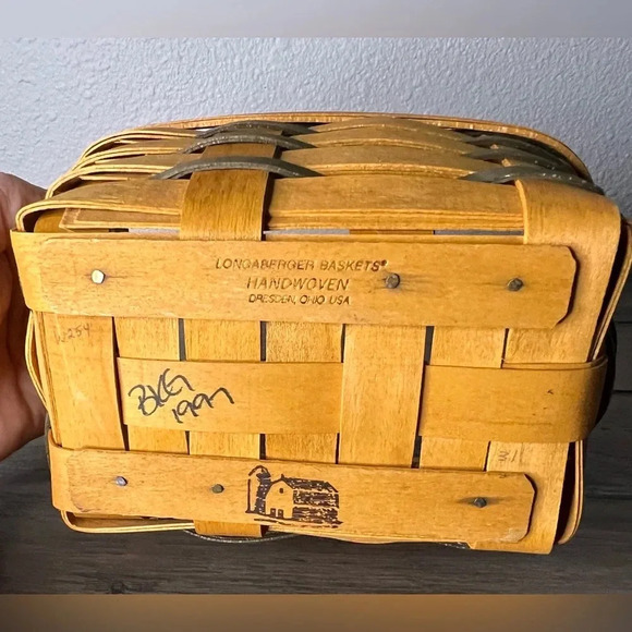 Longaberger 1997 Hanging Small Key Basket, liner, Protector approx 7"X 3.5" X 5” - Picture 2 of 8